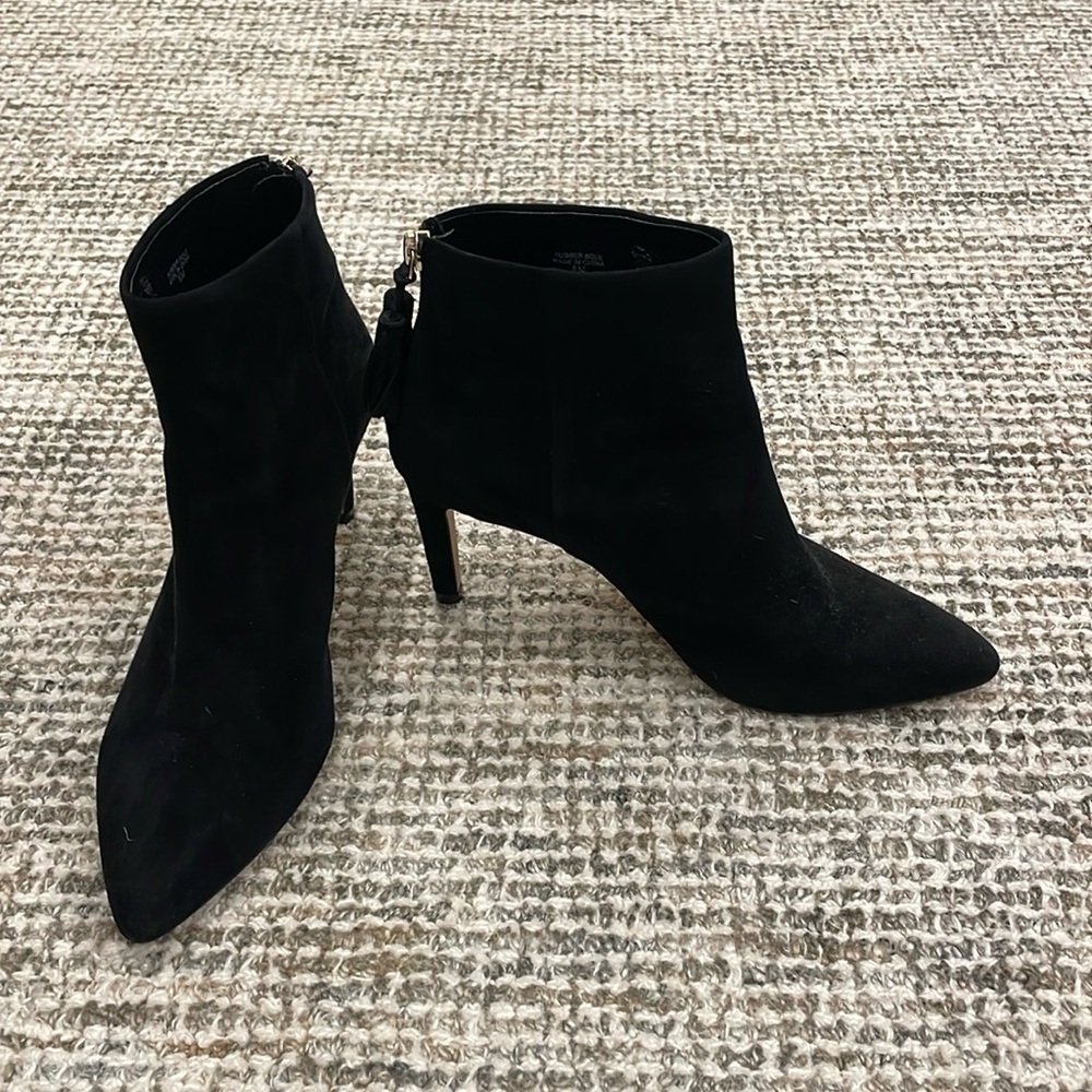 ANN TAYLOR ankle suede heeled booties